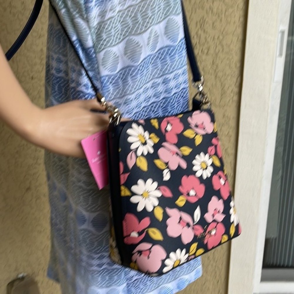 Kate Spade Darcy Small Bucket Bag Road Trip Floral Blue Multi - Picture 12 of 16